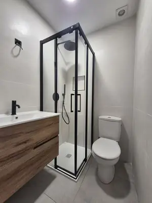 Reforma de baño en Pamplona — proyecto 4 ReformaIA