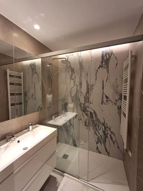 Reforma de baño en Pamplona — proyecto 74 ReformaIA