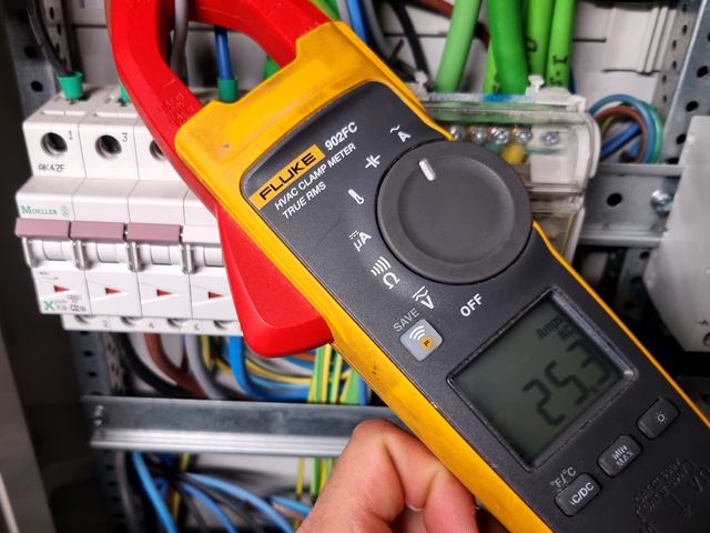 Instalación eléctrica en Pamplona — proyecto 35 ReformaIA