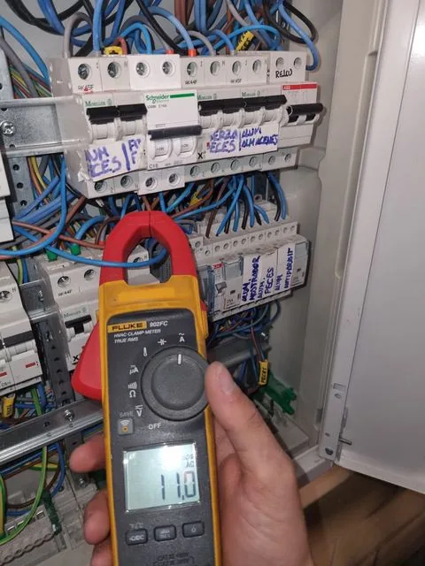 Instalación eléctrica en Pamplona — proyecto 42 ReformaIA