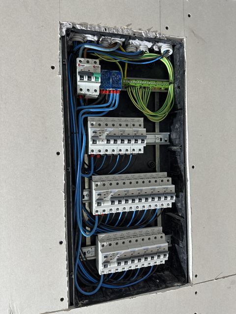 Instalación eléctrica en Pamplona — proyecto 25 ReformaIA