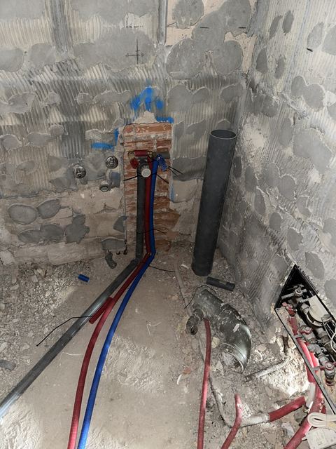 Fontanería y detección de fugas en Pamplona — proyecto 4 ReformaIA